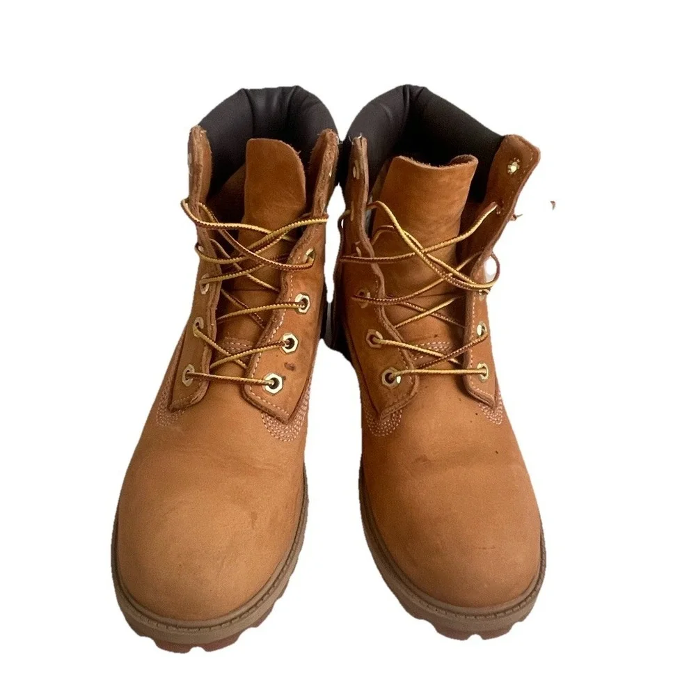 Timberland Classic 6-Inch Premium Wheat Nubuck Boots Size 6M‎